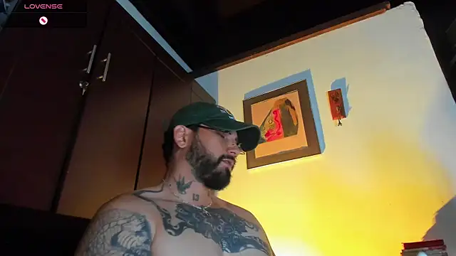 Snapshot of CamiloGray_ chatting on March 30, 2:18 pm CamiloGray online show from March 30, 2:18 pm