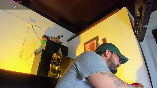 CamiloGray  online show from October 28, 2:16 pm