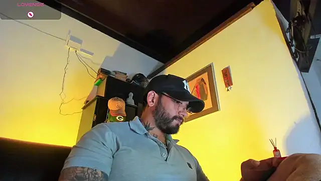 CamiloGray  online show from November 18, 2:42 pm