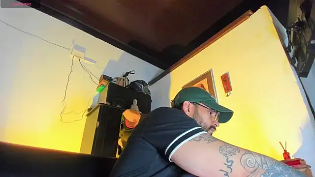 CamiloGray  online show from November 10, 2:11 pm