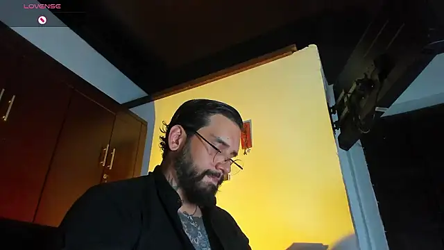 Snapshot of CamiloGray_ chatting on February 17, 2:25 pm CamiloGray online show from February 17, 2:25 pm