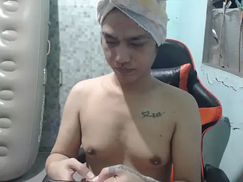 Snapshot of itsmacky4u chatting on October 28, 10:03 am itsmacky4u online show from October 28, 10:03 am