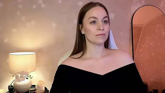 Snapshot of MilaFleur chatting on October 4, 2:18 pm MilaFleur online show from October 4, 2:18 pm