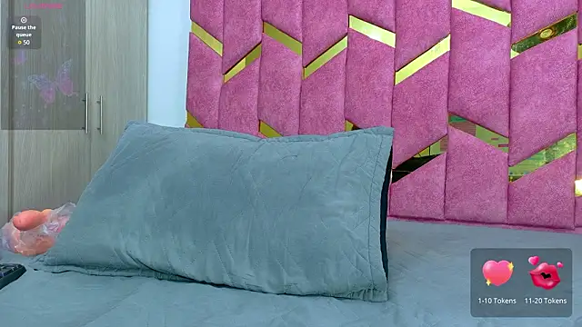 hornyhousekeeper  online show from February 28, 11:43 am