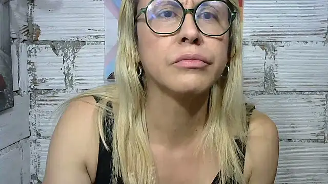 divahot08 online show from January 15, 10:13 pm