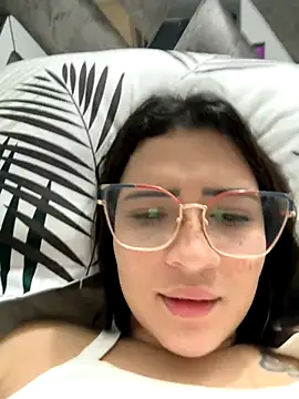 Snapshot of cutesarah_ chatting on September 21, 5:56 am cutesarah  online show from September 21, 5:56 am
