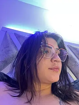 Snapshot of cutesarah_ chatting on February 16, 3:47 am cutesarah  online show from February 16, 3:47 am