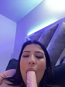 Snapshot of cutesarah_ chatting on February 16, 12:41 am cutesarah  online show from February 16, 12:41 am