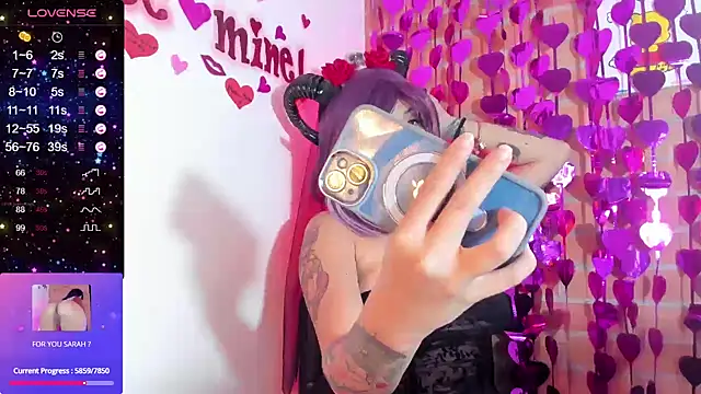 Snapshot of cutesarah_ chatting on February 9, 9:39 pm cutesarah  online show from February 9, 9:39 pm