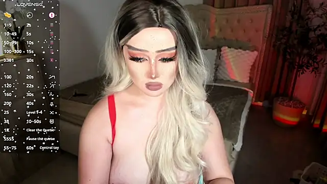 Snapshot of Miss_mariahmonroe chatting on November 12, 10:19 am Miss mariahmonroe online show from November 12, 10:19 am