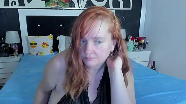 Snapshot of SinFulTitsDD chatting on March 15, 9:27 pm SinFulTitsDD online show from March 15, 9:27 pm