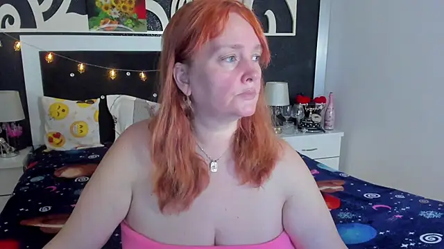 Snapshot of SinFulTitsDD chatting on February 16, 9:38 pm SinFulTitsDD online show from February 16, 9:38 pm