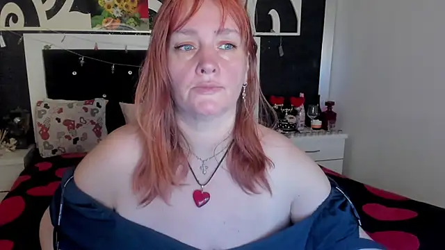 Snapshot of SinFulTitsDD chatting on January 15, 3:50 pm SinFulTitsDD online show from January 15, 3:50 pm