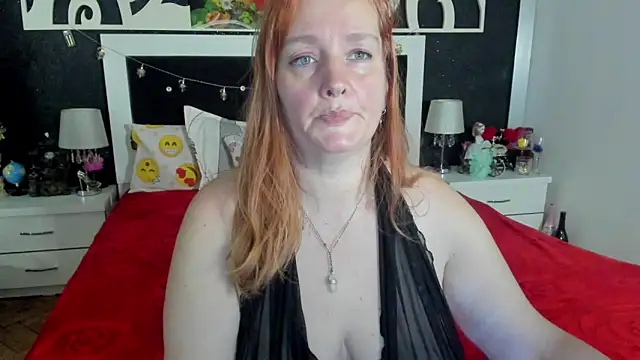 Snapshot of SinFulTitsDD chatting on March 5, 11:16 pm SinFulTitsDD online show from March 5, 11:16 pm