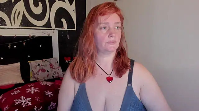 Snapshot of SinFulTitsDD chatting on January 17, 8:11 pm SinFulTitsDD online show from January 17, 8:11 pm