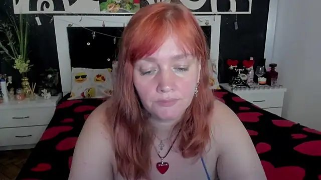 Snapshot of SinFulTitsDD chatting on January 11, 8:10 pm SinFulTitsDD online show from January 11, 8:10 pm