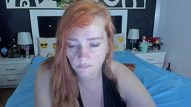 Snapshot of SinFulTitsDD chatting on March 18, 12:30 am SinFulTitsDD online show from March 18, 12:30 am