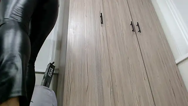 increible della online show from February 21, 8:22 pm