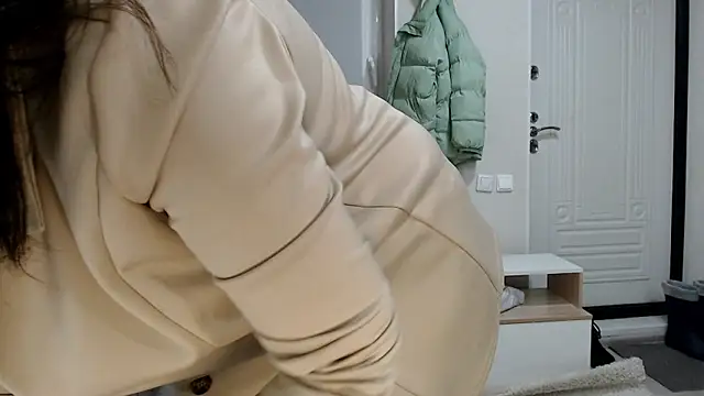 increible della online show from February 6, 2:24 pm