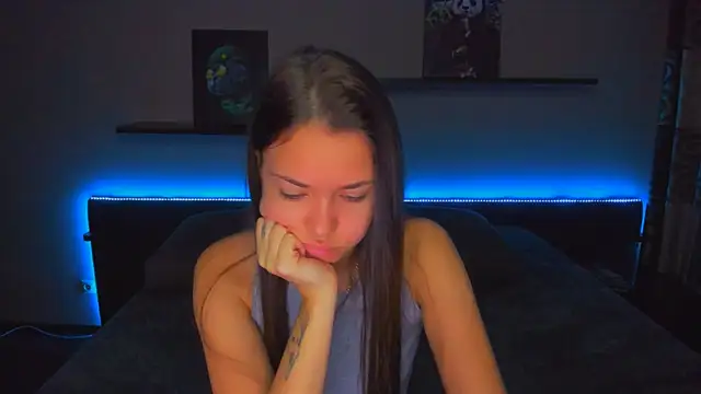 Snapshot of AlexaBarkley chatting on October 21, 12:11 am AlexaBarkley online show from October 21, 12:11 am