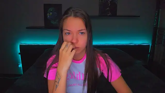 Snapshot of AlexaBarkley chatting on November 5, 12:14 am AlexaBarkley online show from November 5, 12:14 am