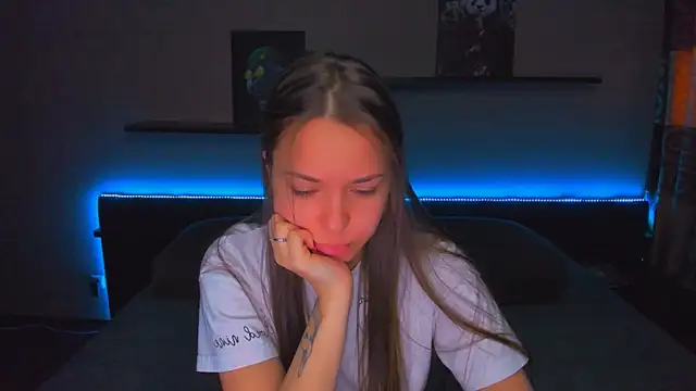 AlexaBarkley online show from March 27, 1:03 am