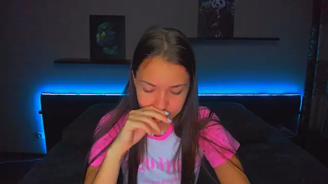 Snapshot of AlexaBarkley chatting on October 23, 12:20 am AlexaBarkley online show from October 23, 12:20 am