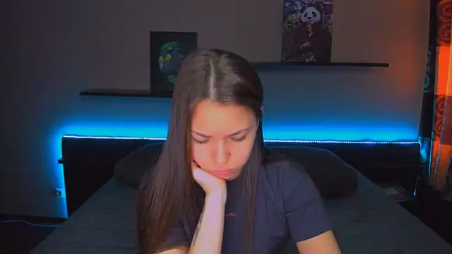 AlexaBarkley online show from April 7, 12:45 am