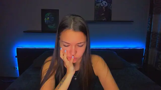 Snapshot of AlexaBarkley chatting on November 3, 12:49 am AlexaBarkley online show from November 3, 12:49 am