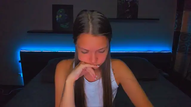 Snapshot of AlexaBarkley chatting on June 17, 12:43 am AlexaBarkley online show from June 17, 12:43 am