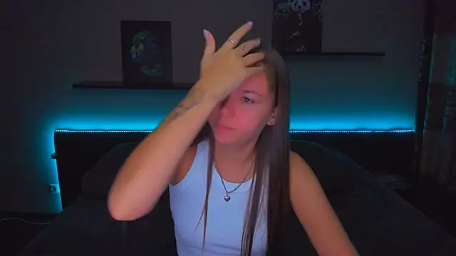 Snapshot of AlexaBarkley chatting on December 15, 12:16 am AlexaBarkley online show from December 15, 12:16 am