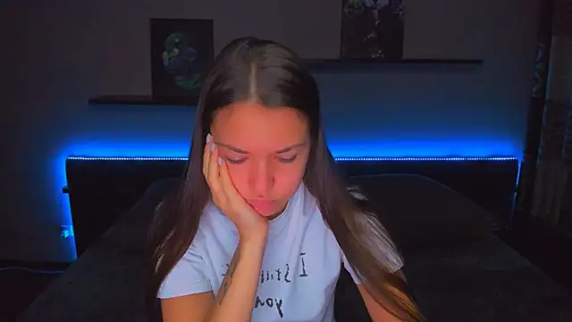 Snapshot of AlexaBarkley chatting on November 7, 12:15 am AlexaBarkley online show from November 7, 12:15 am