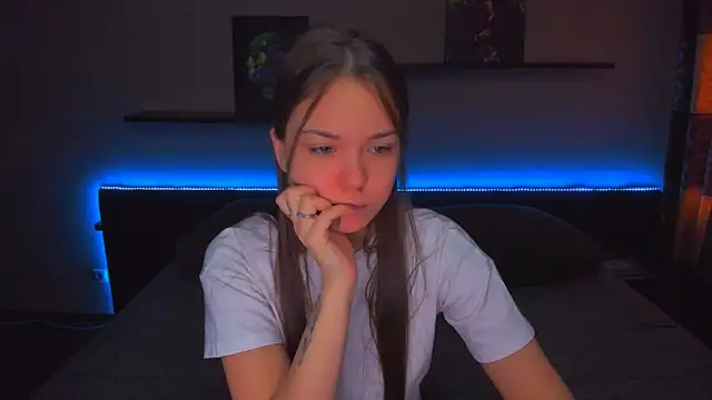 AlexaBarkley online show from March 18, 12:36 am