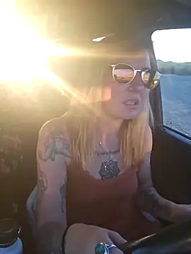 SheIsSomething online show from December 1, 12:11 am