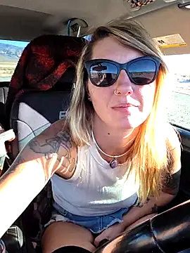 SheIsSomething online show from April 4, 12:39 am