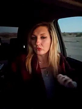 SheIsSomething online show from January 10, 1:12 am