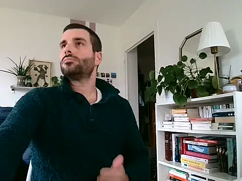 Snapshot of Simon-tem chatting on January 8, 1:50 pm Simon-tem online show from January 8, 1:50 pm