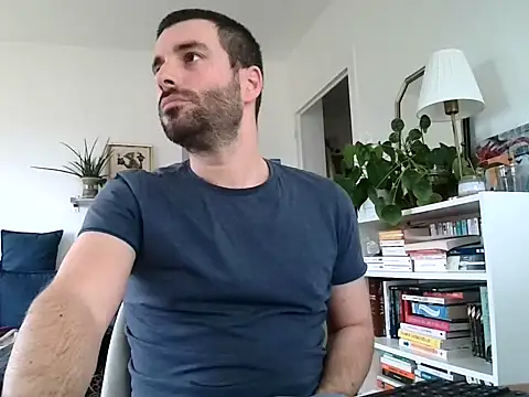 Snapshot of Simon-tem chatting on February 17, 2:03 pm Simon-tem online show from February 17, 2:03 pm