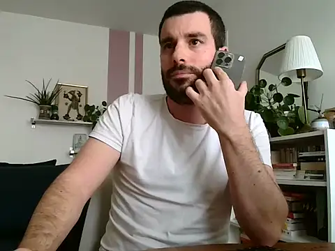 Snapshot of Simon-tem chatting on January 13, 1:48 pm Simon-tem online show from January 13, 1:48 pm