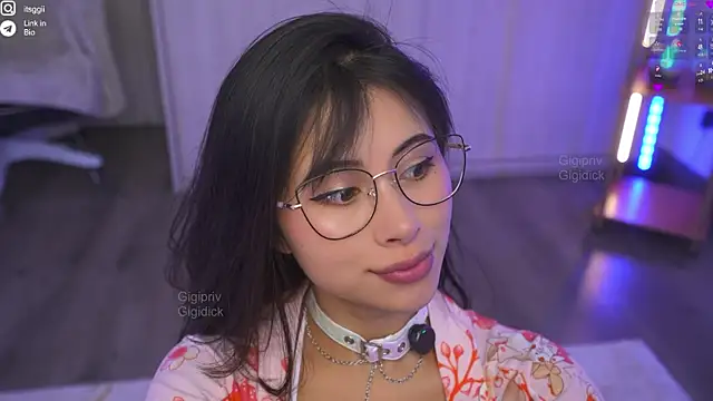 Snapshot of Gigi_ohlala chatting on September 10, 1:43 pm Gigi ohlala online show from September 10, 1:43 pm