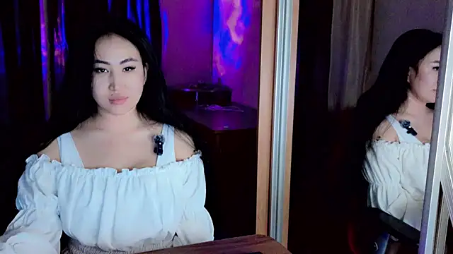 Snapshot of AsianQueens chatting on February 24, 3:23 am AsianQueens online show from February 24, 3:23 am