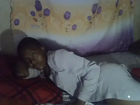 cute-shamza online show from April 18, 7:07 pm