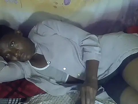 cute-shamza online show from April 4, 4:57 pm