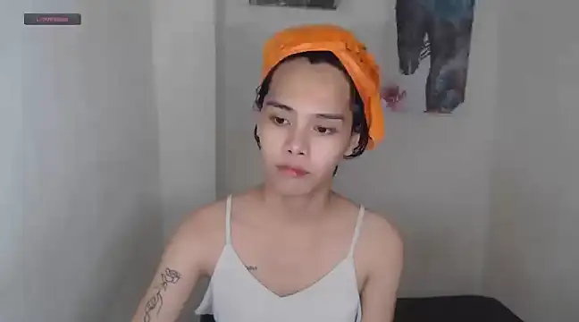 Snapshot of shecutie69 chatting on February 21, 8:38 pm shecutie69 online show from February 21, 8:38 pm