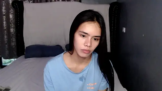 Snapshot of shecutie69 chatting on October 15, 11:02 pm shecutie69 online show from October 15, 11:02 pm