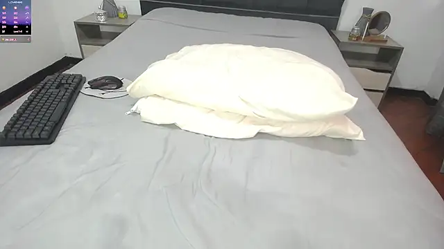 Snapshot of Emmy_sanderss chatting on November 30, 3:24 pm Emmy sanderss online show from November 30, 3:24 pm