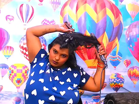 Snapshot of Indianfairy99 chatting on January 18, 6:34 am Indianfairy99 online show from January 18, 6:34 am