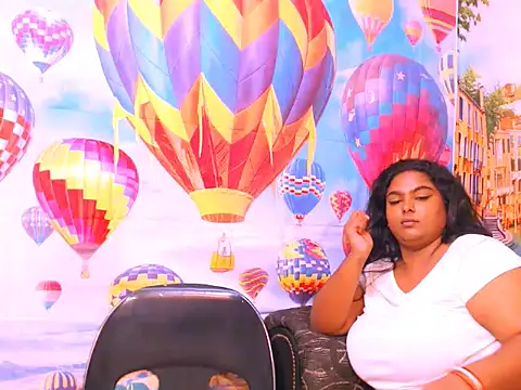 Snapshot of Indianfairy99 chatting on December 19, 10:21 pm Indianfairy99 online show from December 19, 10:21 pm