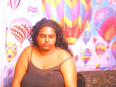 Snapshot of Indianfairy99 chatting on February 4, 12:40 am Indianfairy99 online show from February 4, 12:40 am