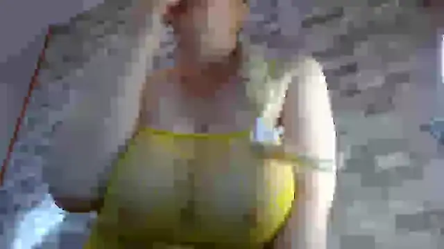 keiila  online show from April 9, 9:10 pm